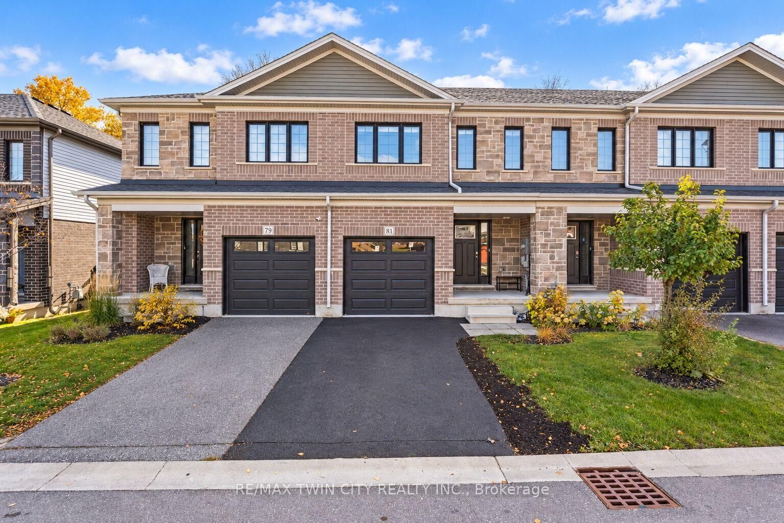 Property Photo: 81 Woodedge Circle ON N2R 0P8