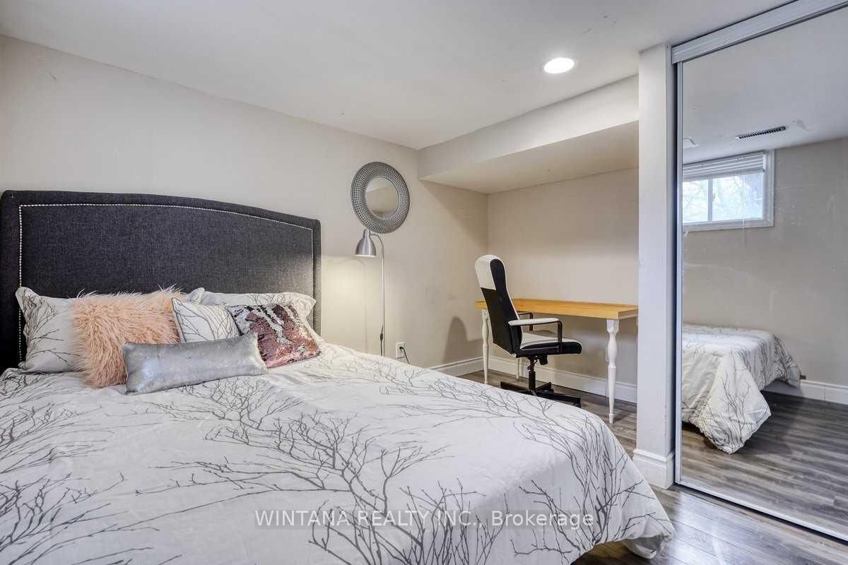 Property Photo:  29 Whitman Street 3  ON M2M 3Y5 