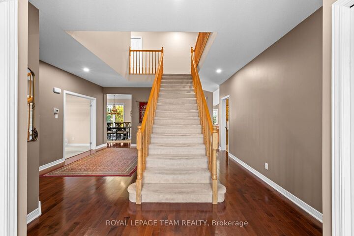 Property Photo:  16 Sirocco Crescent  ON K2S 1Z6 
