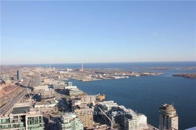 Property Photo:  88 Harbour Street 6806  ON M5J 0C3 