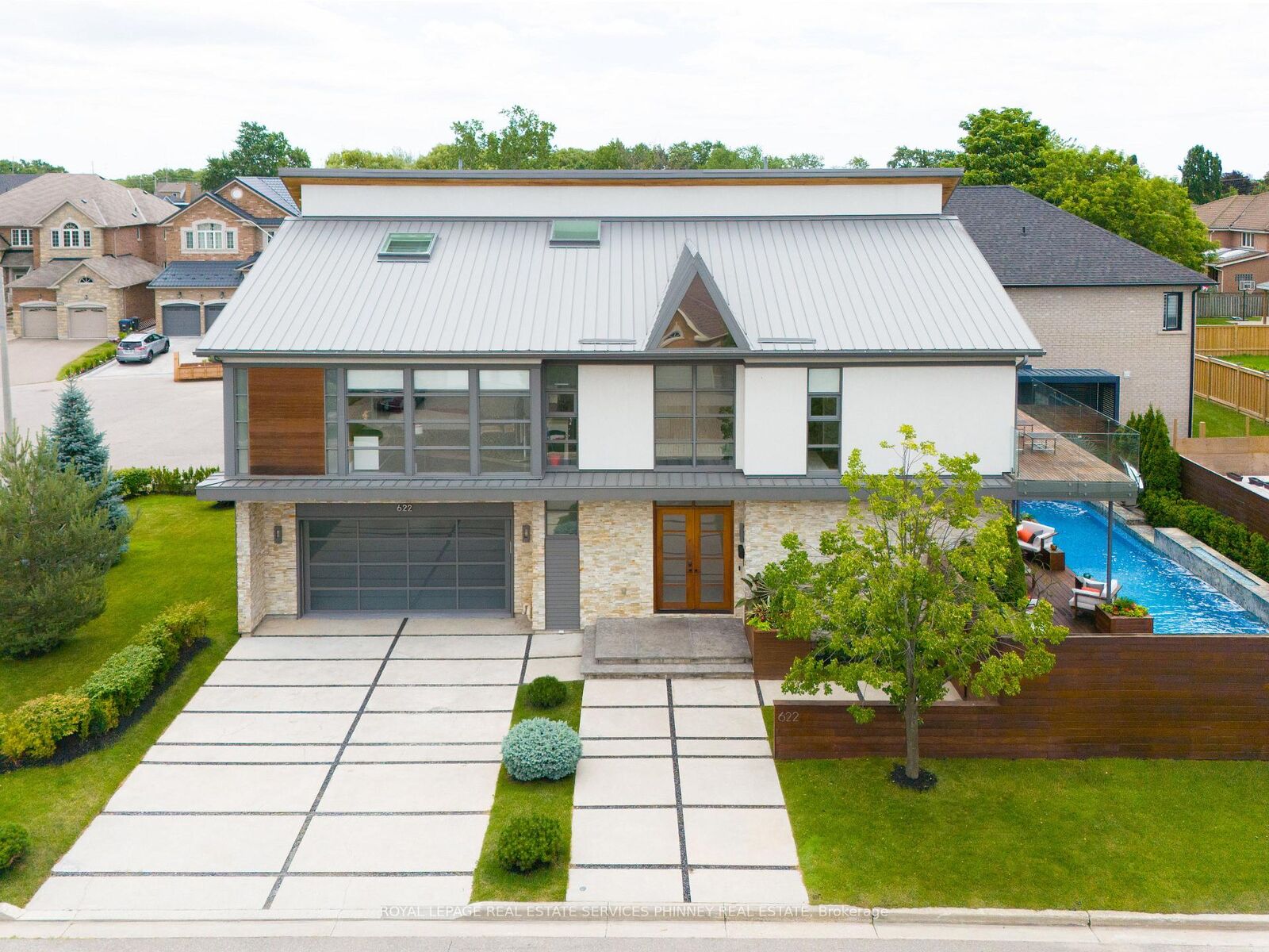Property Photo:  622 Kozel Court  ON L4Z 4E4 