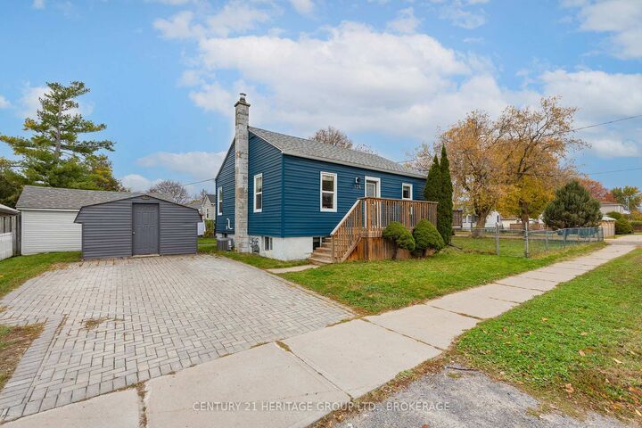 Property Photo:  136 Kingscourt Avenue  ON K7K 4P3 