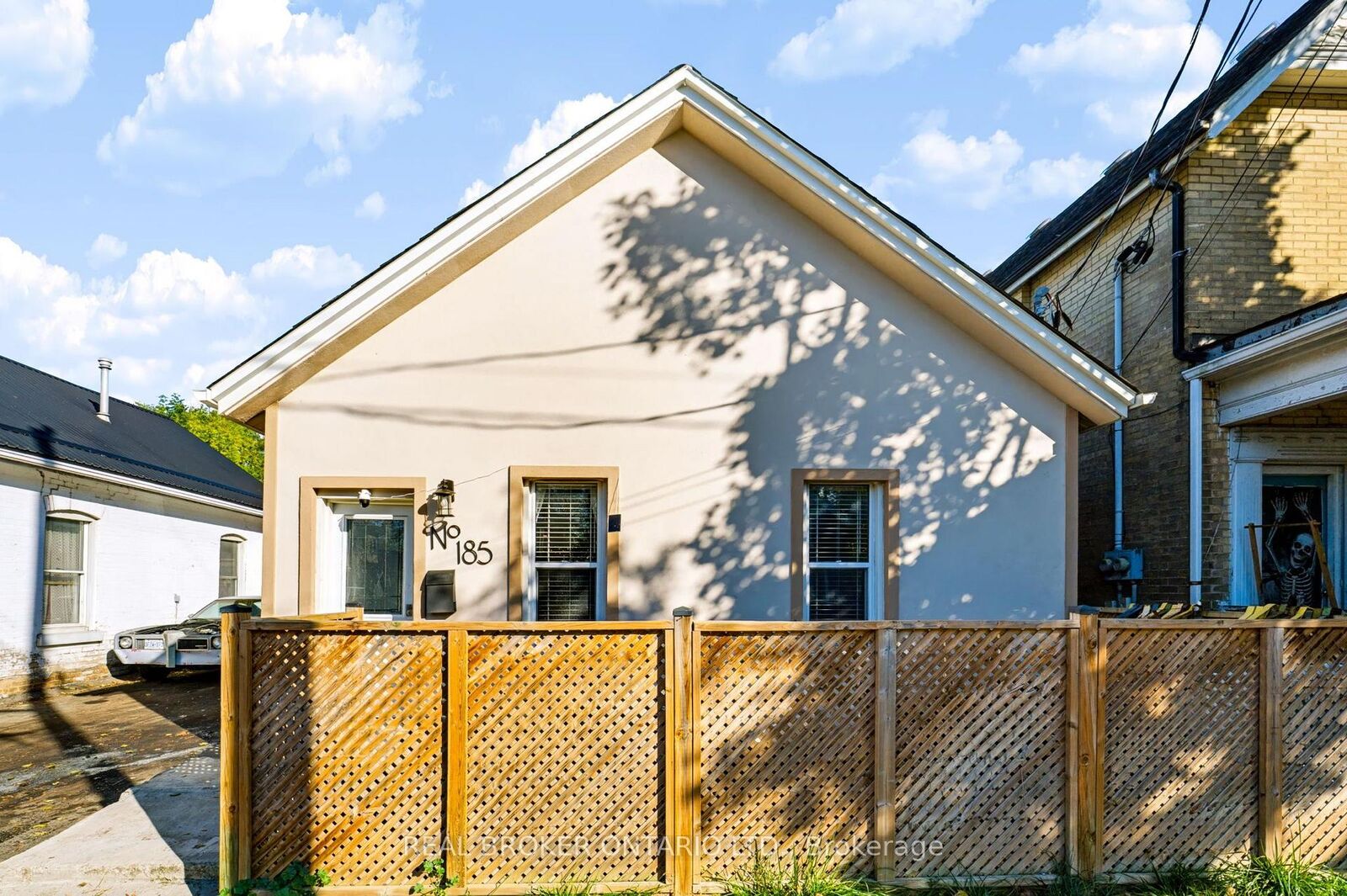 Property Photo: 185 Murray Street ON N3S 5R4