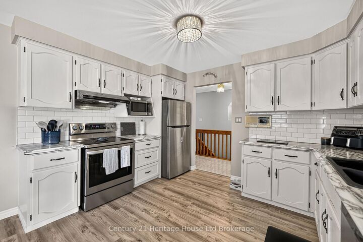 Property Photo:  1079 Pearson Drive  ON N4S 8T7 