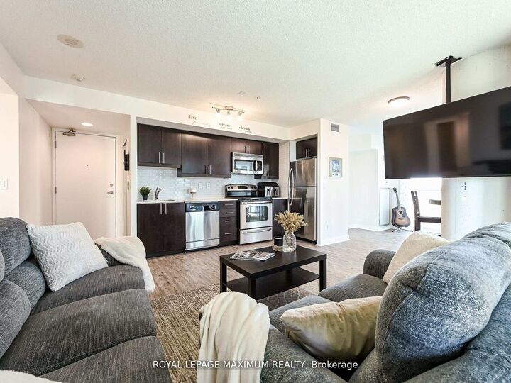 Property Photo:  155 Legion Road N 1013  ON M8Y 0A7 