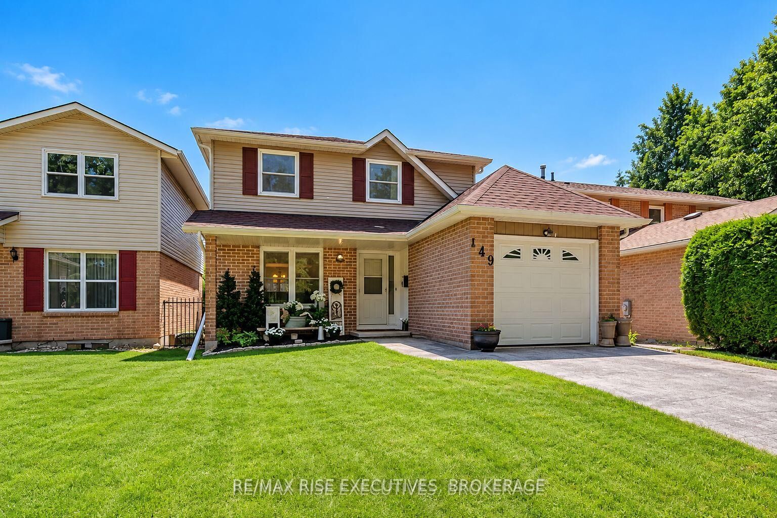 Property Photo:  149 Grenadier Drive  ON K7K 6H1 