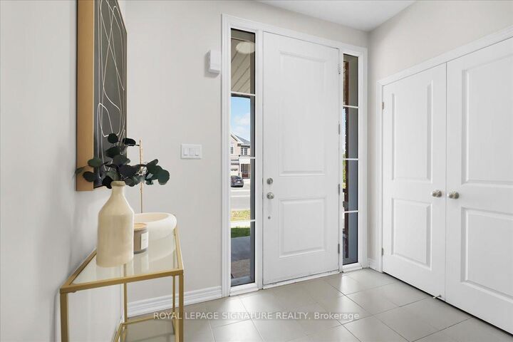 Property Photo:  635 Lemay Grove  ON K9K 0G9 