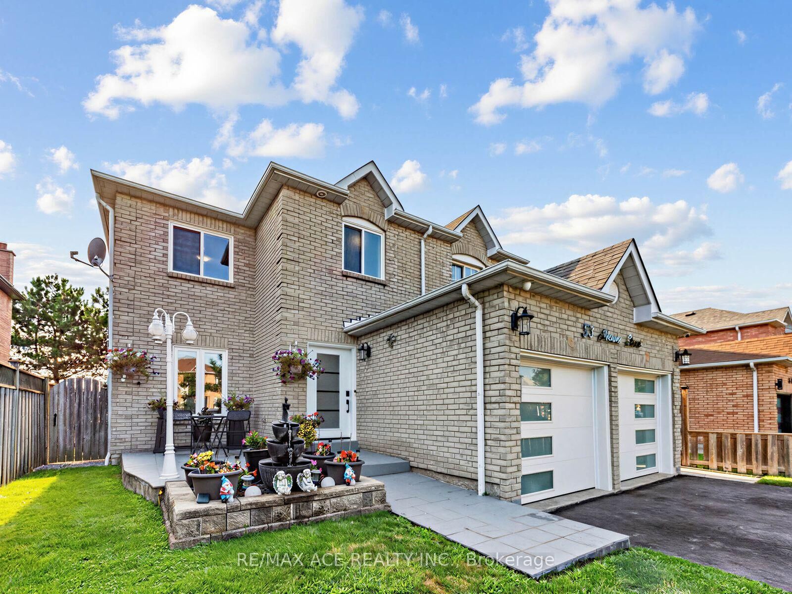 Property Photo:  53 Howes Street  ON L1T 3V4 