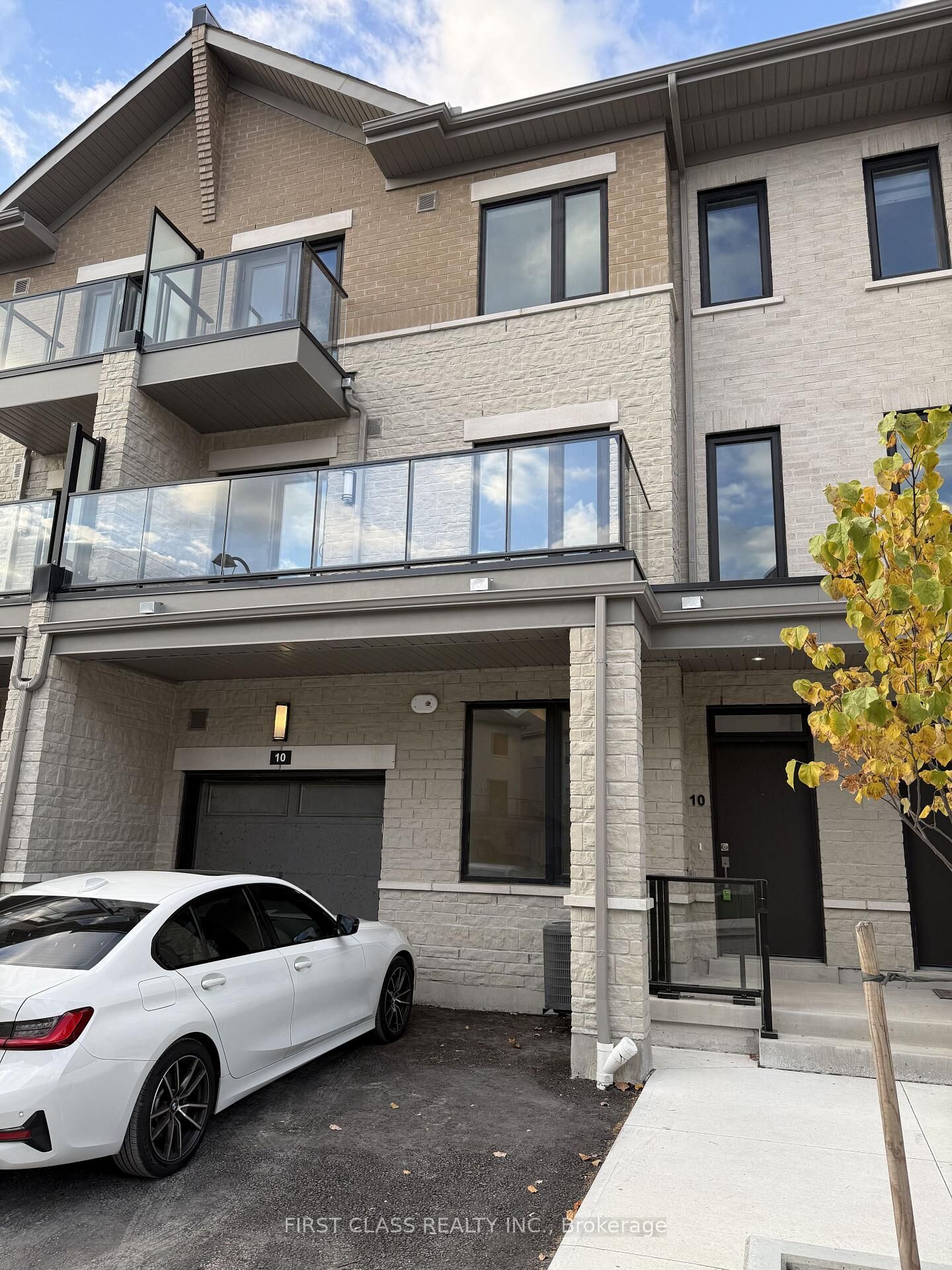 Property Photo:  10 William Fisher Lane  ON L4S 0R1 