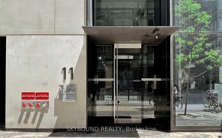 Property Photo: 11 Charlotte Street 608 ON M5V 2H5