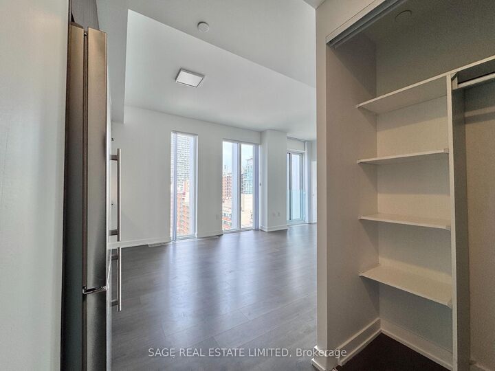 Property Photo:  50 McCaul Street 1105  ON M5T 0B6 