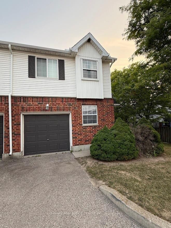 Property Photo:  185 Highland Crescent 1  ON N2M 5P8 