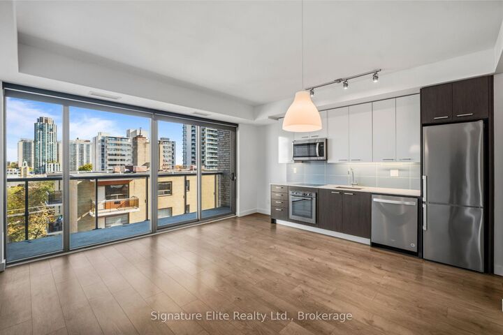 Property Photo:  109 Vaughan Road 701  ON M6C 0B1 
