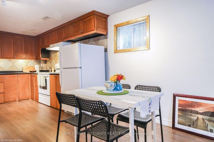 Property Photo: 4011 Bishopstoke Lane ON L4Z 1H9