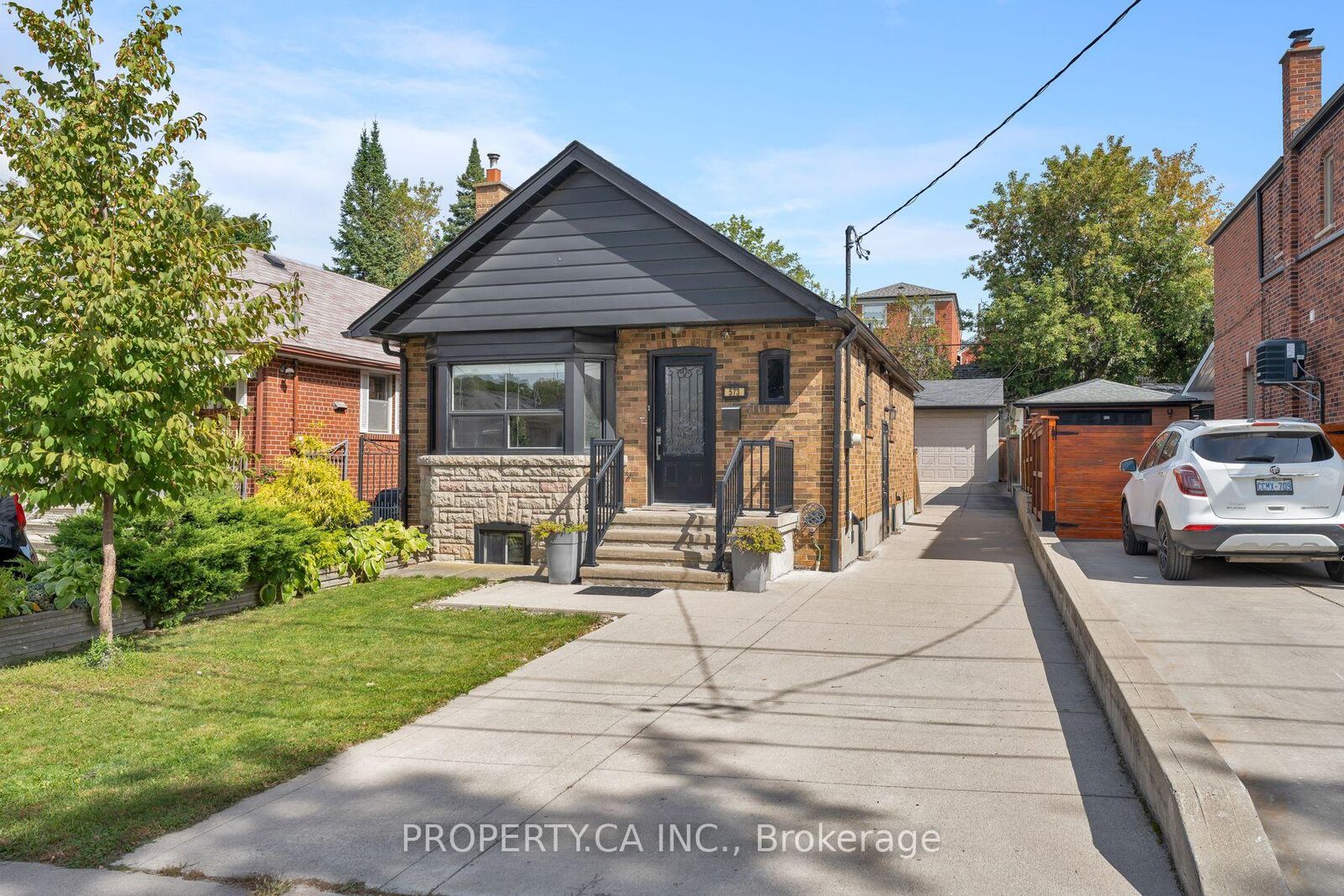 Property Photo:  573 Northcliffe Boulevard Main Floor  ON M6E 3L6 