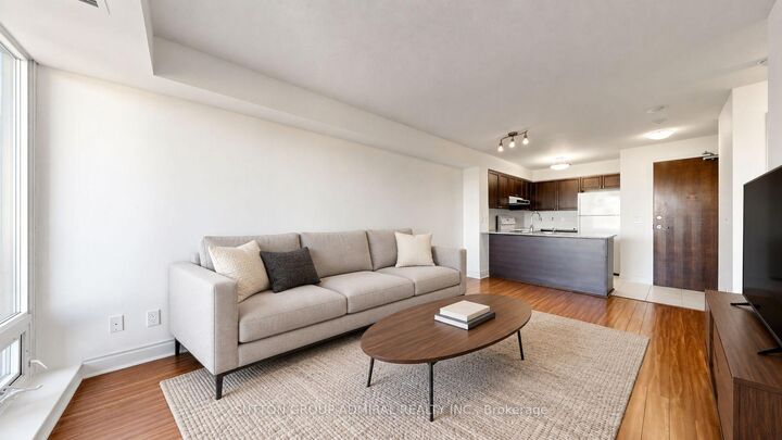 Property Photo: 7 North Park Road 806 ON L4J 0C9