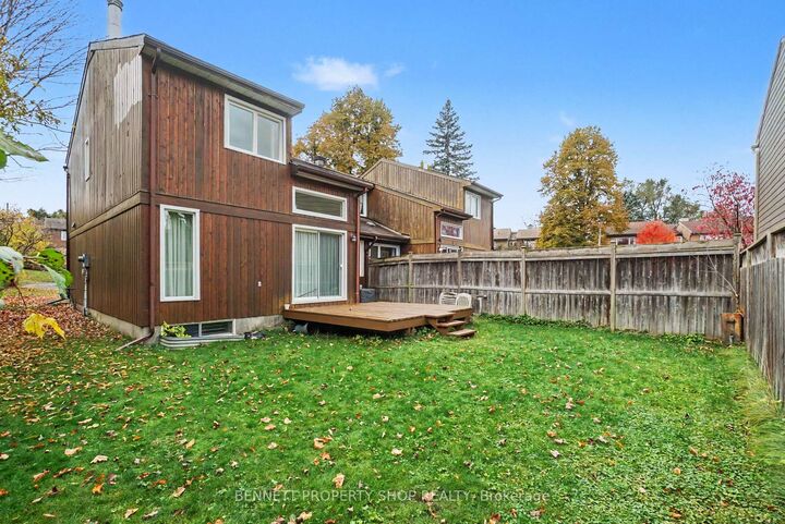 Property Photo:  57 Sandhurst Court  ON K1V 9W9 