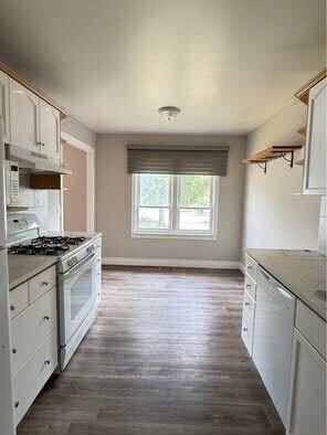 Property Photo: 21 Ashdale Court ON L4M 5B5