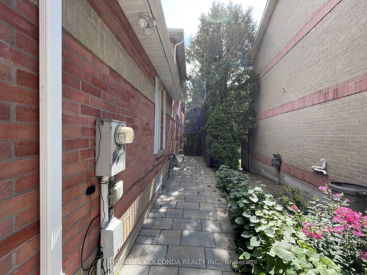 Property Photo:  64 Ritva Court Lower Level  ON L4C 9R4 