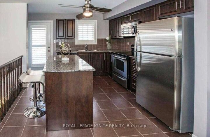 Property Photo:  7 Cooperage Lane  ON L1S 0E8 