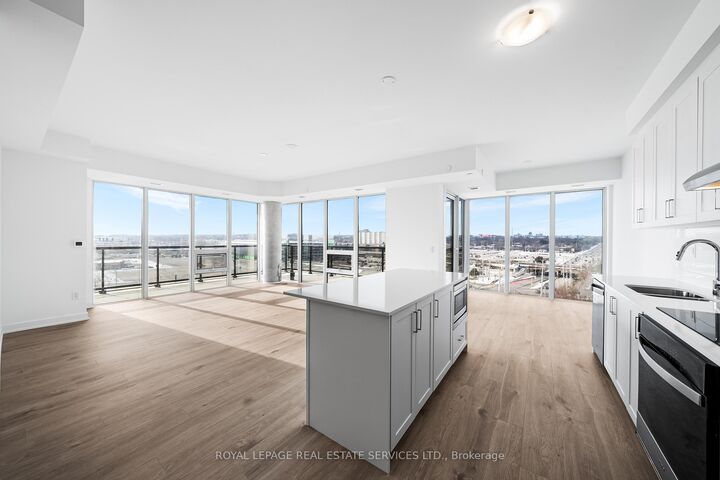 Property Photo:  1035 Southdown Road 1411  ON L5J 0A2 