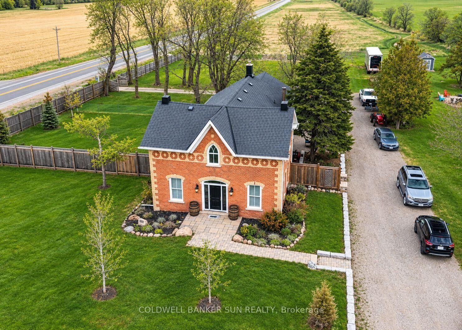 Property Photo:  231279 Trafalgar Road  ON L9W 7B8 