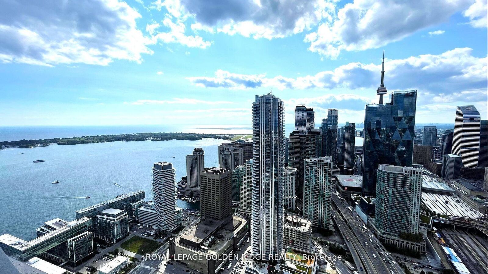 Property Photo:  55 Cooper Street 6812  ON M5E 0G1 