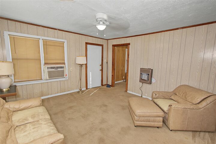 Property Photo:  1801 Augusta St  OK 74403 
