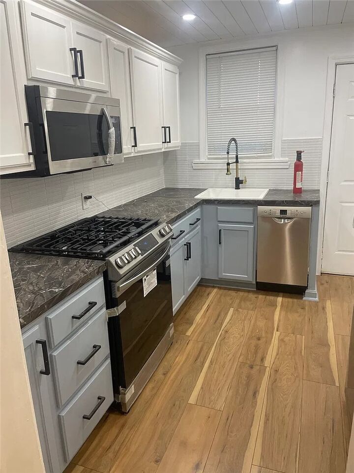 Property Photo:  1020 North Ave  PA 15221 