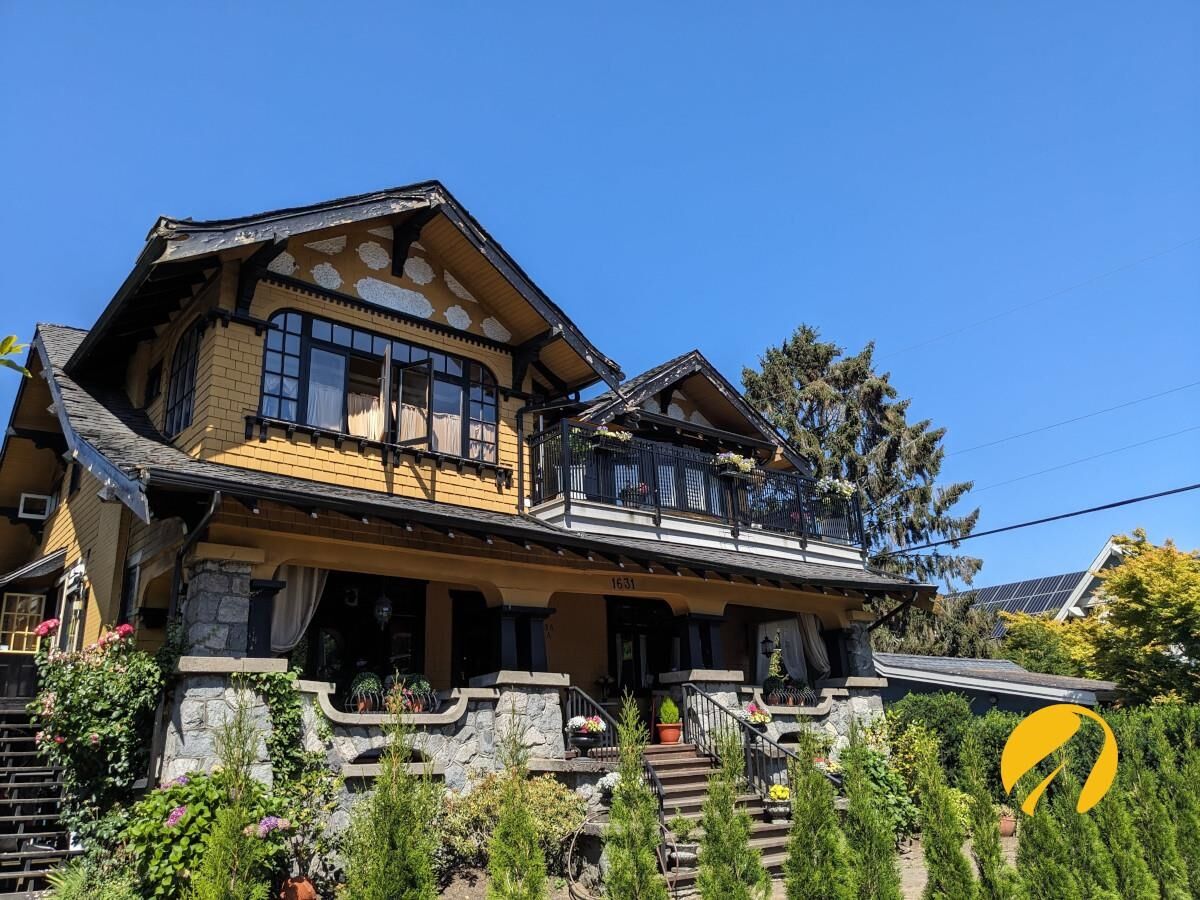 Property Photo:  1631 Dunbar Street Upper 1  BC V6R 3L7 