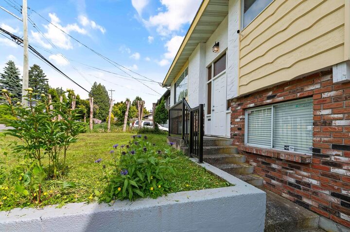 Property Photo:  32724 McRae Avenue  BC V2V 2L9 