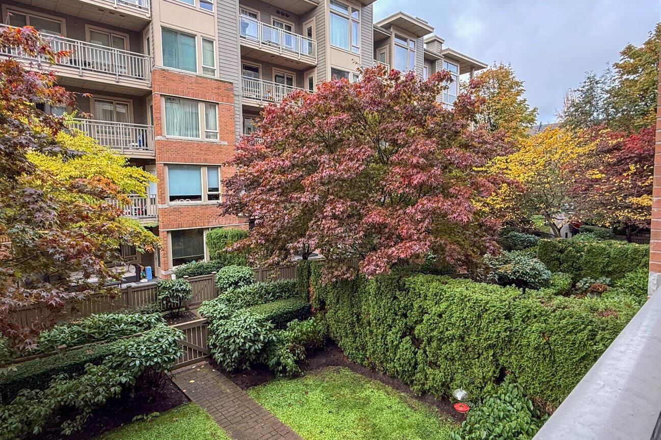 Property Photo:  119 W 22nd 108  BC V7M 0B4 