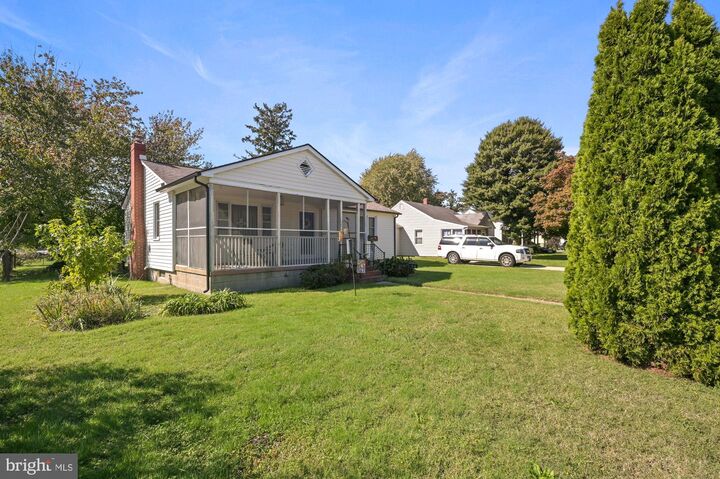 Property Photo: 34 N Edgehill Avenue DE 19901