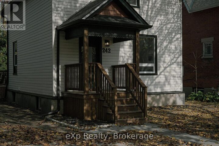 Property Photo:  242 Brunswick Street  ON N5A 3M4 
