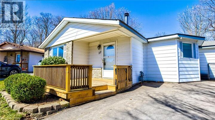 Property Photo:  22 Blackhorne Crescent Upper  ON N2E 1T1 