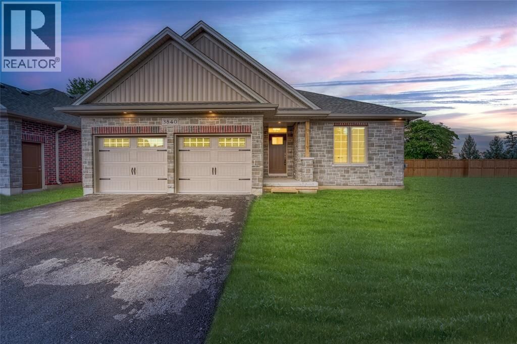 Property Photo: 3832 Turnberry Lane ON N0N 1E0