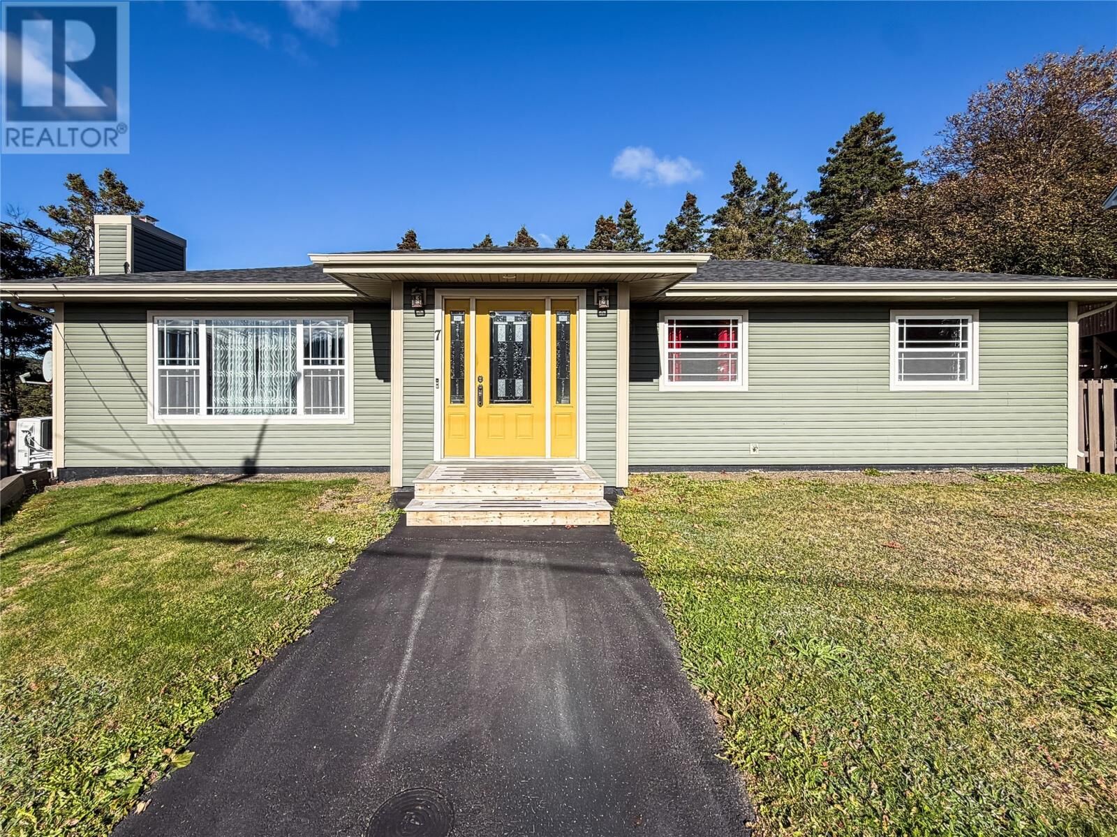 Property Photo:  7 Dunford Place  NL A0E 2M0 
