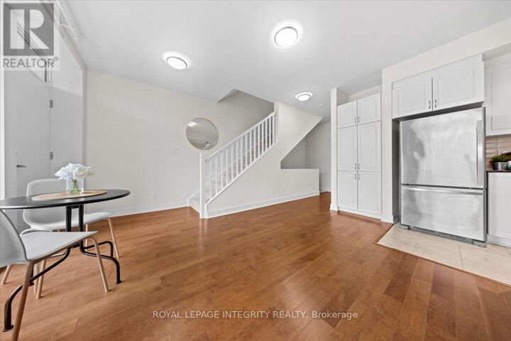 Property Photo: 78 Holmwood Avenue 9 ON K1S 2P1