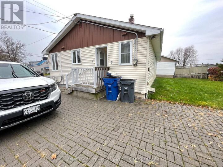 Property Photo:  42 Tenth Street West  ON P0J 1E0 