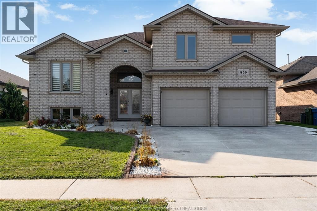 Property Photo:  859 Southwood Drive  ON N8L 1G1 