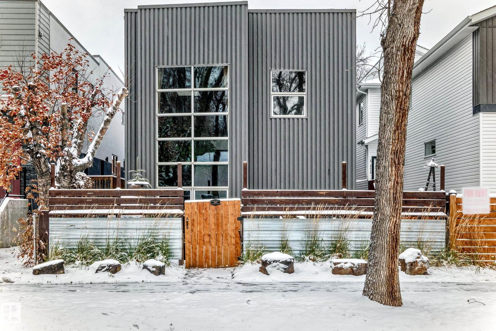 Property Photo: 9318 109 Avenue NW AB T5H 1C5