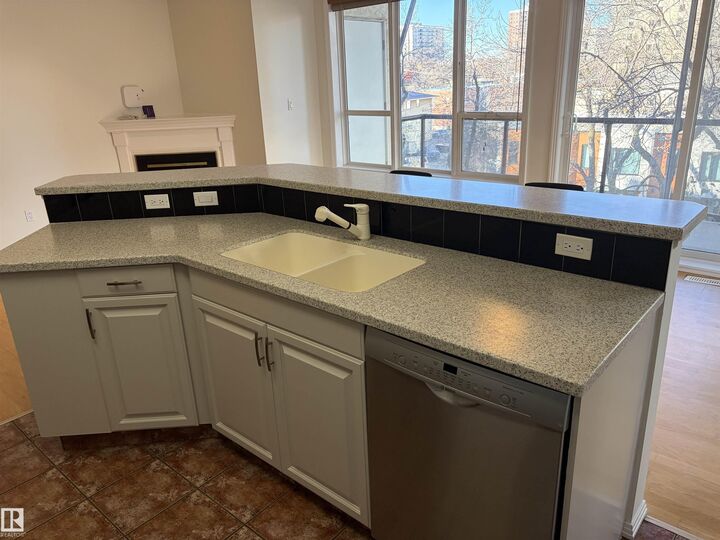 Property Photo: 10023 110 Street NW 434 AB T5K 1J5