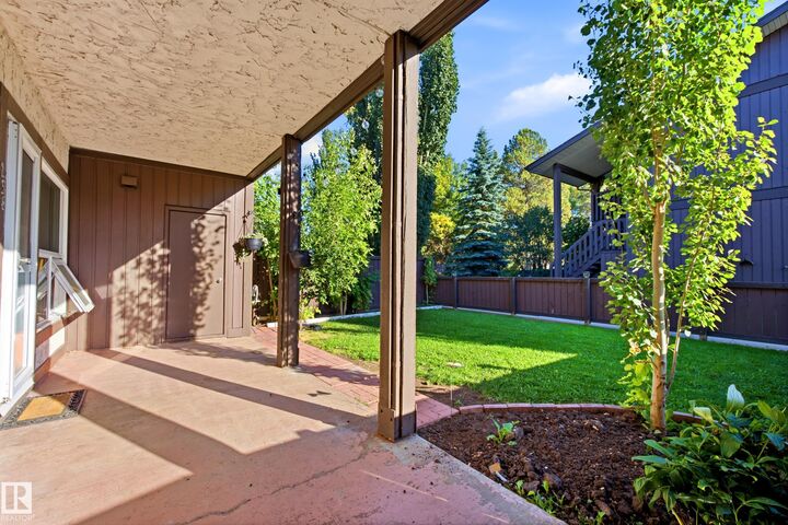 Property Photo:  258 Surrey Gardens NW  AB T5T 1Z3 
