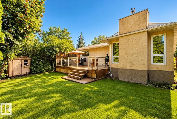 Property Photo: 11 Brunswick Crescent AB T8N 2K5