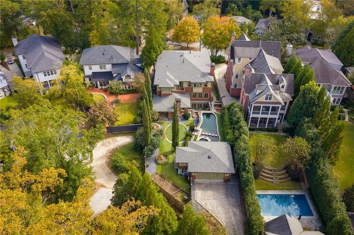 Property Photo:  4 Polo Drive NE  GA 30309 