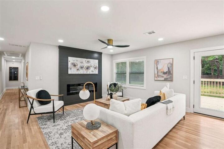 Property Photo:  5170 Chamblee Dunwoody Road  GA 30338 