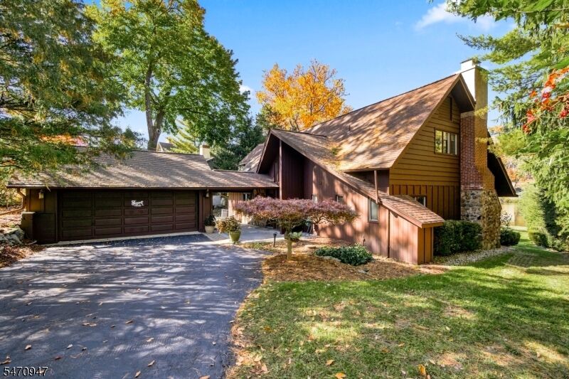 Property Photo:  14 Island Trl  NJ 07871 