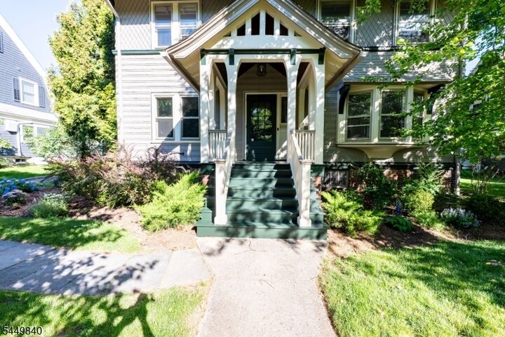 Property Photo:  409 Hillside Pl  NJ 07079 
