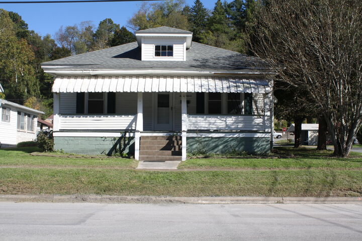 Property Photo: 315 Miller Avenue WV 25951