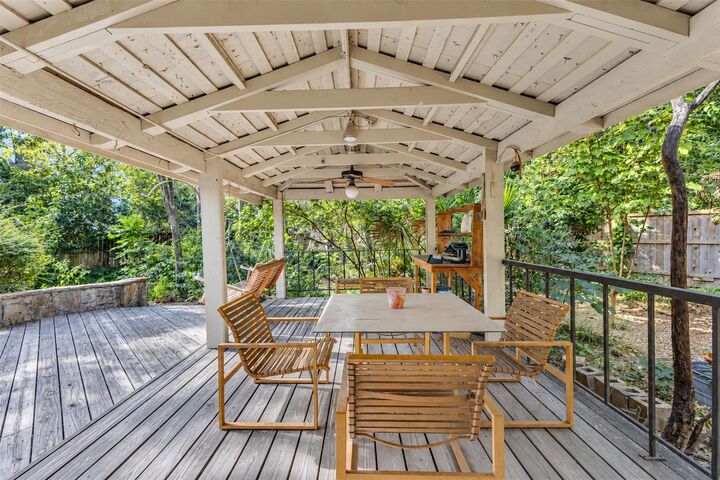 Property Photo: 513 Ripple Creek Drive TX 77024